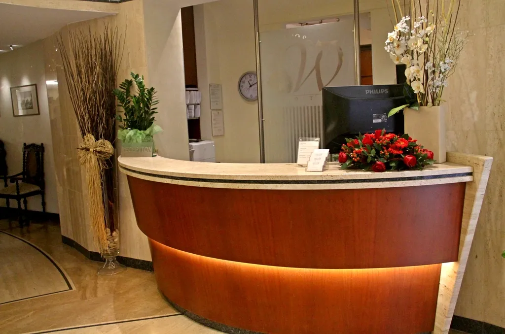 Lobby, Windrose, Rome