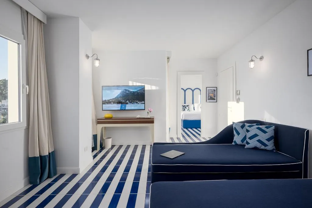 SUITE DELUXE WITH TERRACE Room, Villa Lia Hotel Capri, Naples