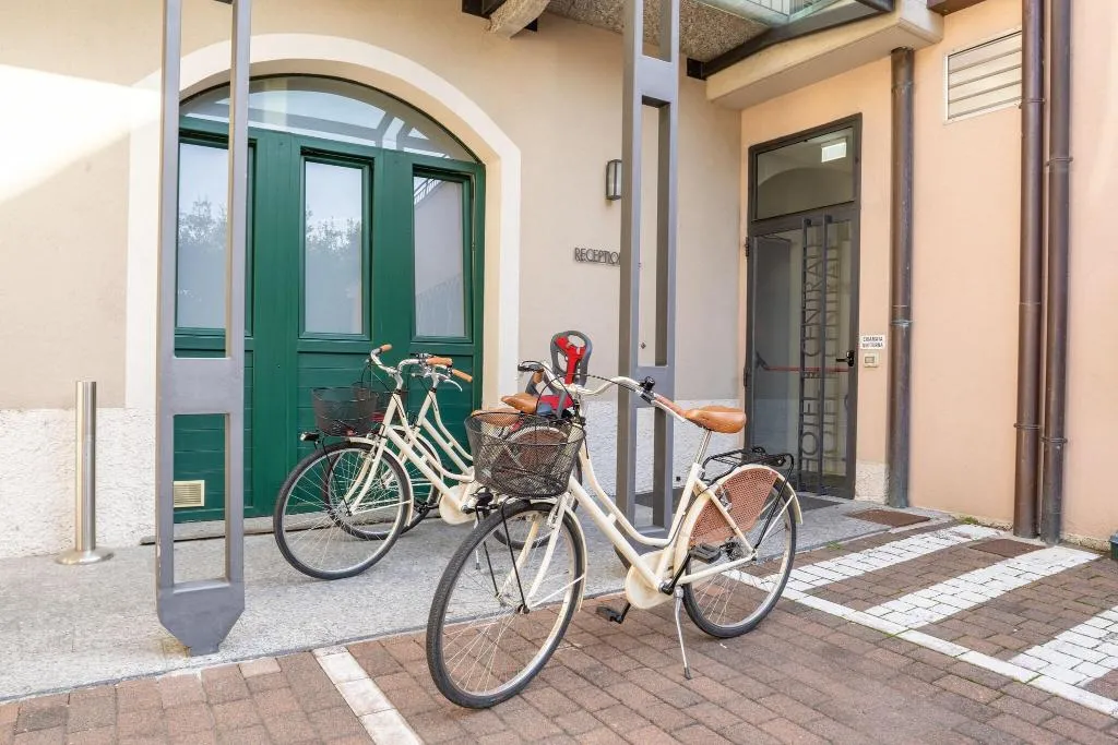 Sports and Entertainment, Albergo Centrale, Milan