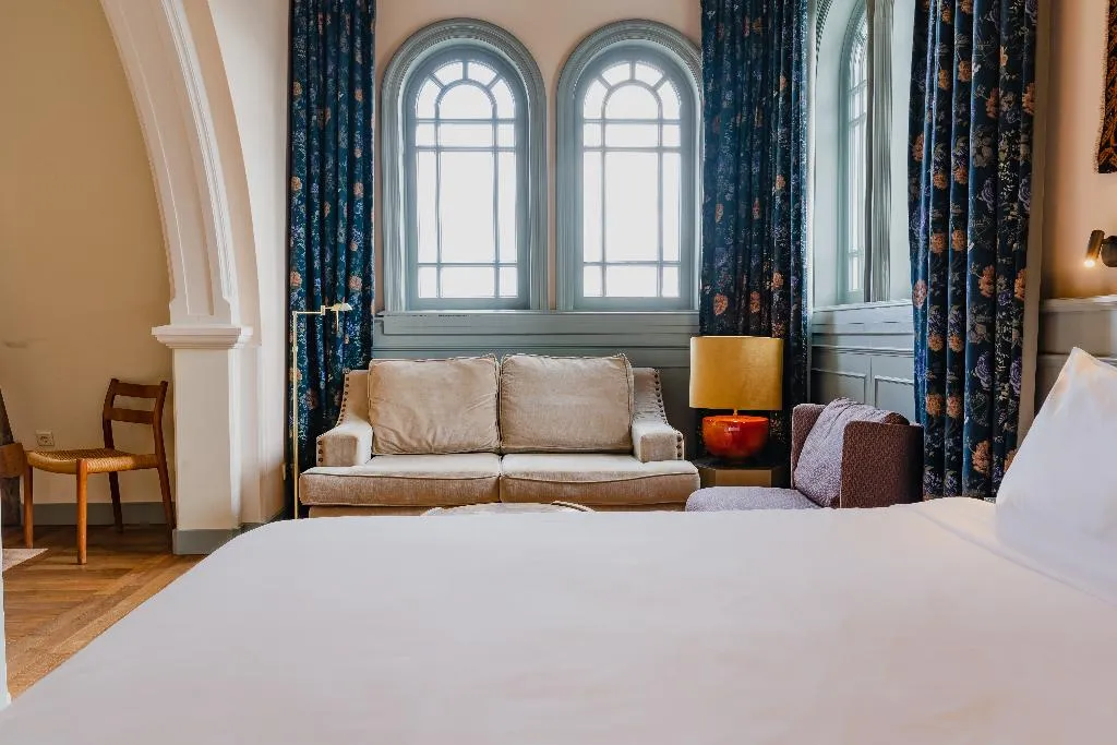 SUITE KING SIZE BED Room, Hotel Mercier, Amsterdam