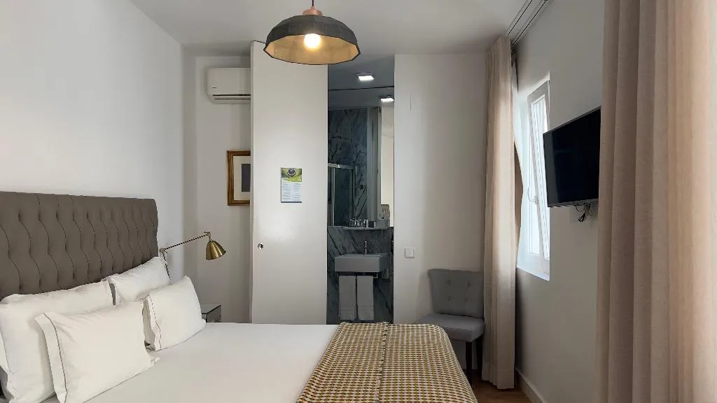 Double or Twin ONE BEDROOM ONE BATHROOM Room, Quinta Colina By Shiadu, Lisbon