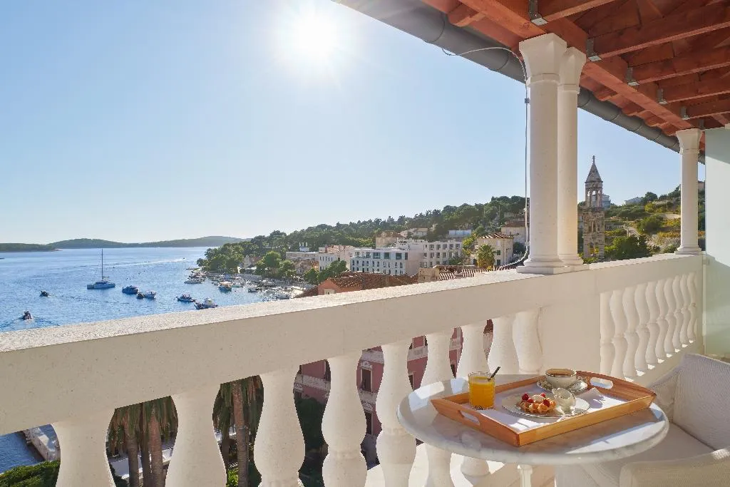 SUITE SEA VIEW WITH BALCONY Room, Palace Elisabeth Hvar Hotel, Split