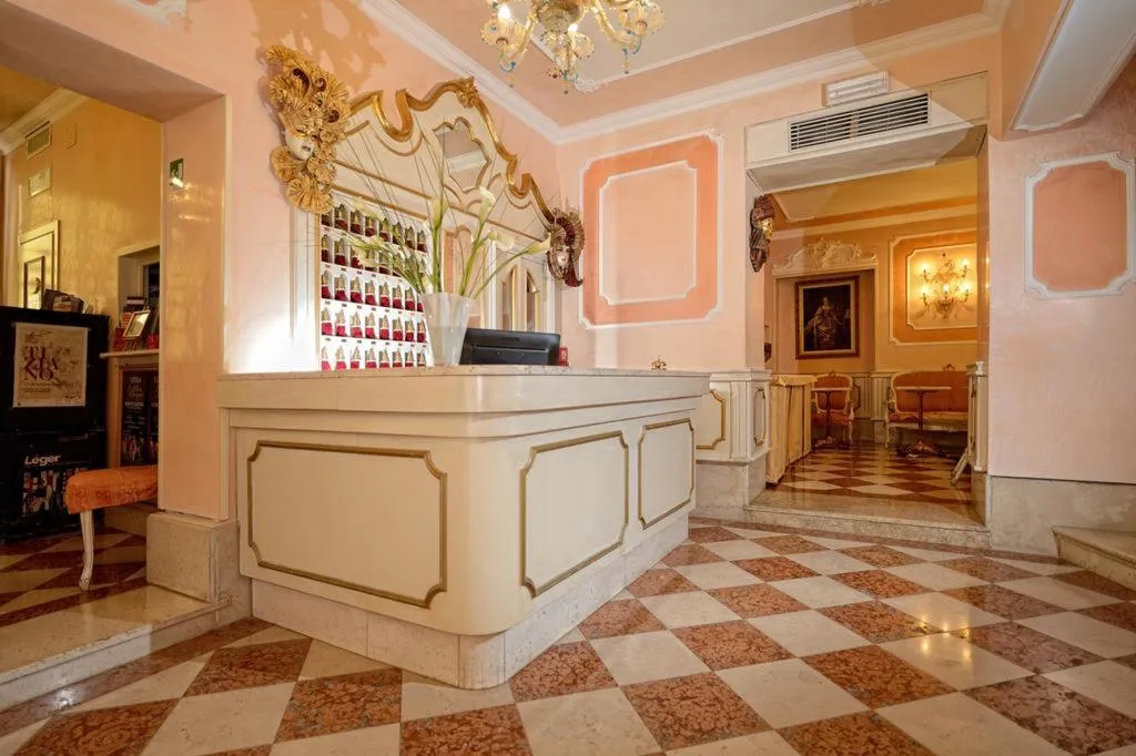 Lobby, Canaletto, Venice