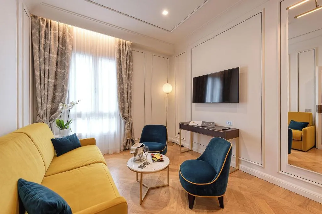 SUITE KING SIZE BED Room, H10 Palazzo Canova, Venice