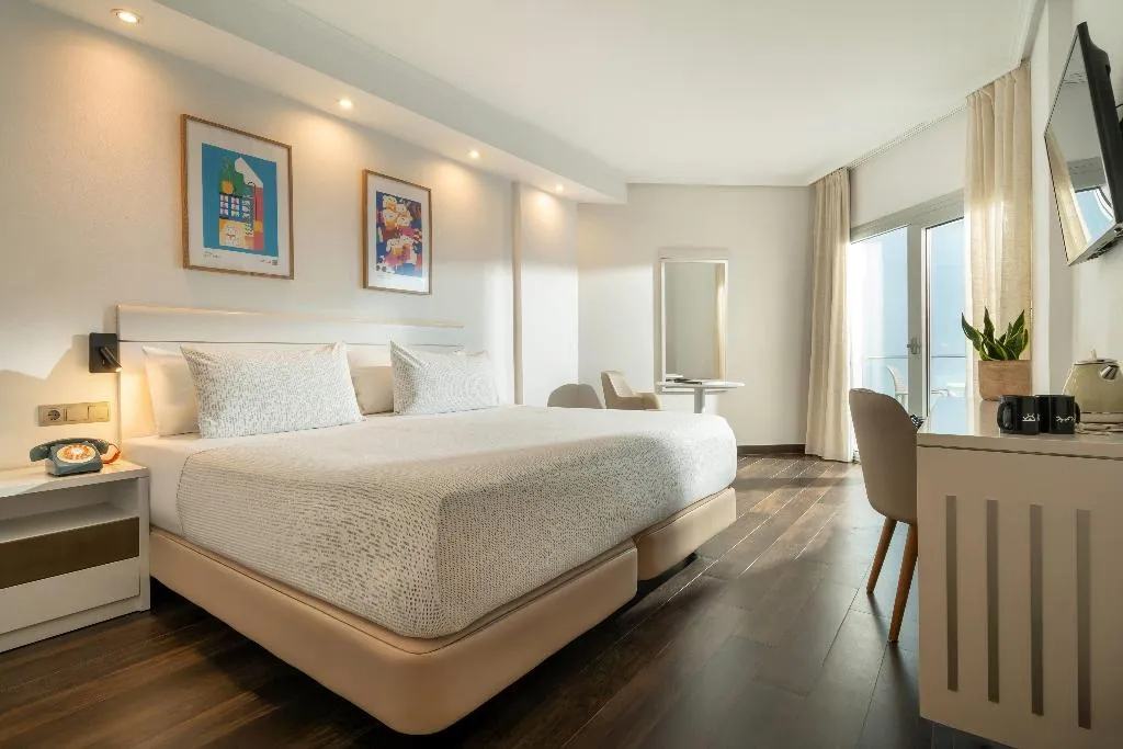 Double or Twin CONNECTING ROOM Room, Innside Alicante Porta Maris, Costa Blanca