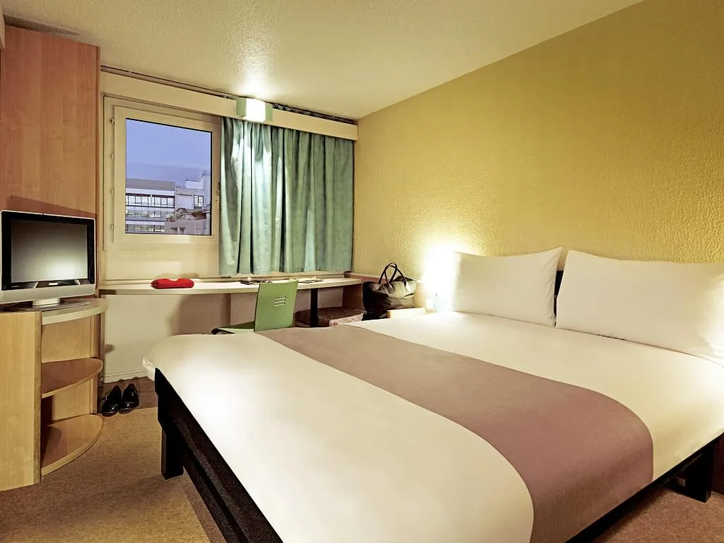DOUBLE WITH DOUBLE BED Room, ibis Braga Centro, Porto