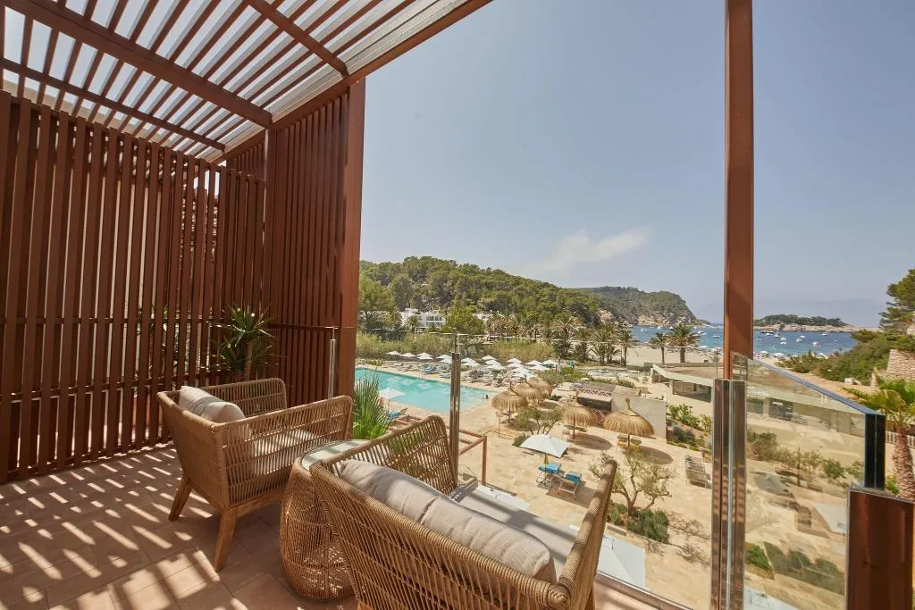 Room, Cala San Miguel Ibiza Res, Curio Colllec by Hilton, Ibiza