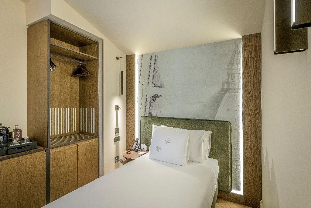 SINGLE CAPACITY 1 Room, Palazzo Montebello, Florence