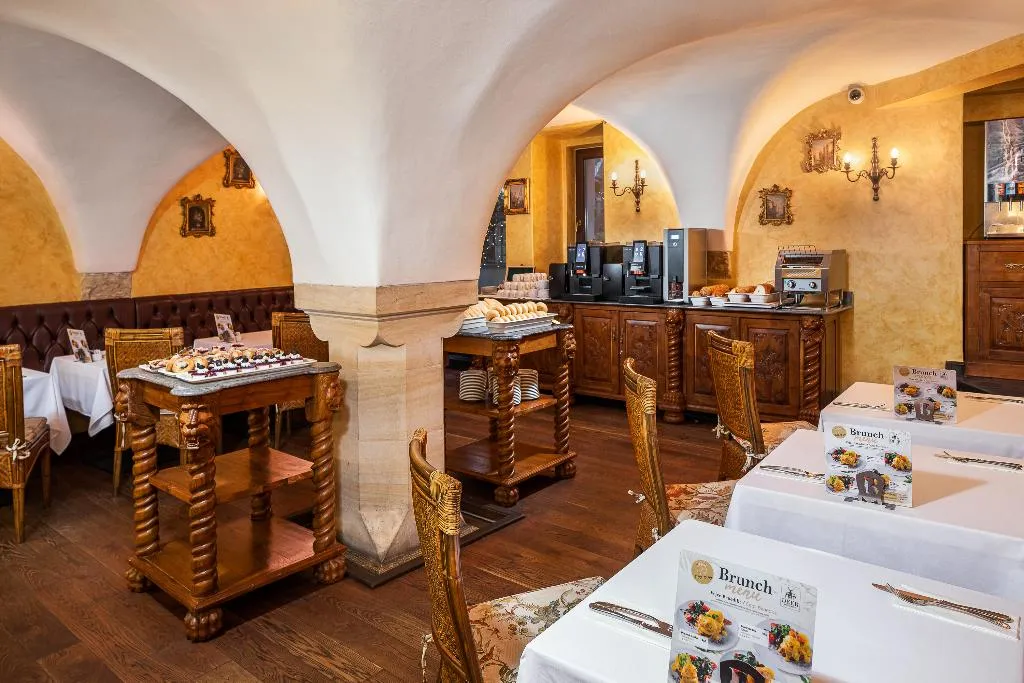 Restaurant, Iron Gate Hotel & Suites Prague by BHG, Prague