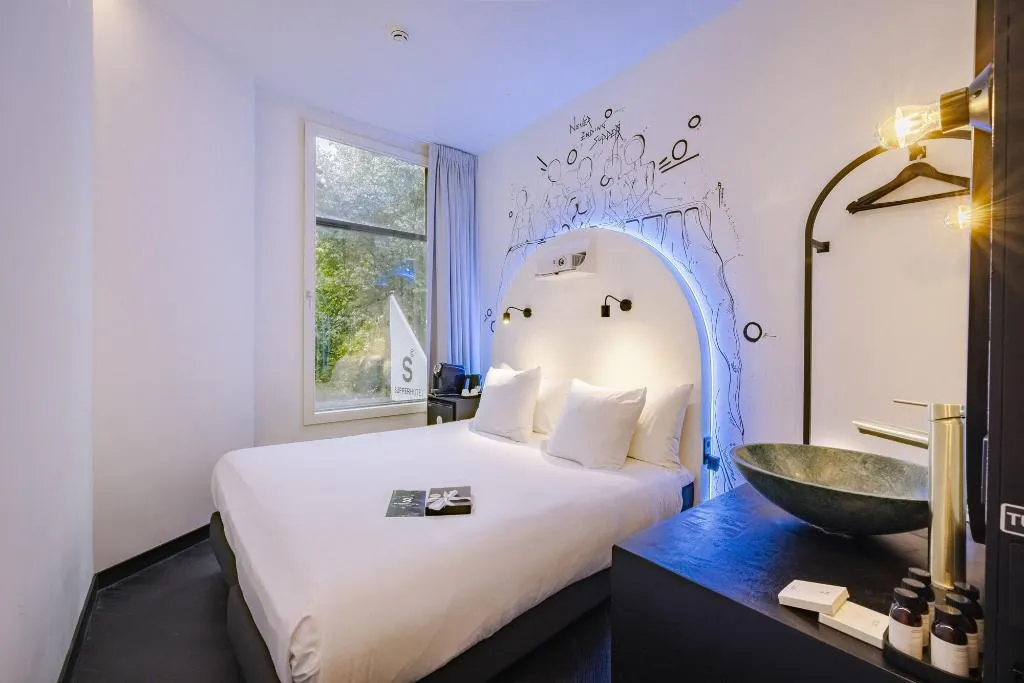 Room, Mr. Monkey Amsterdam, Amsterdam