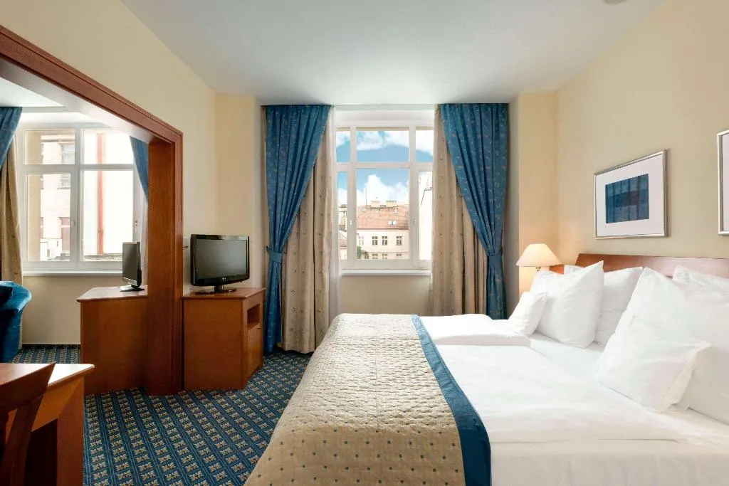 SUITE KING BED NON SMOKING Room, Ramada Prague City Centre, Prague