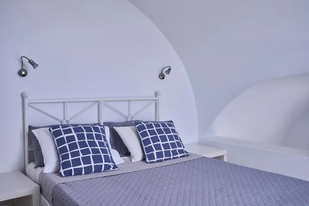 SUITE HONEYMOON Room, Fava Eco Suites, Santorini