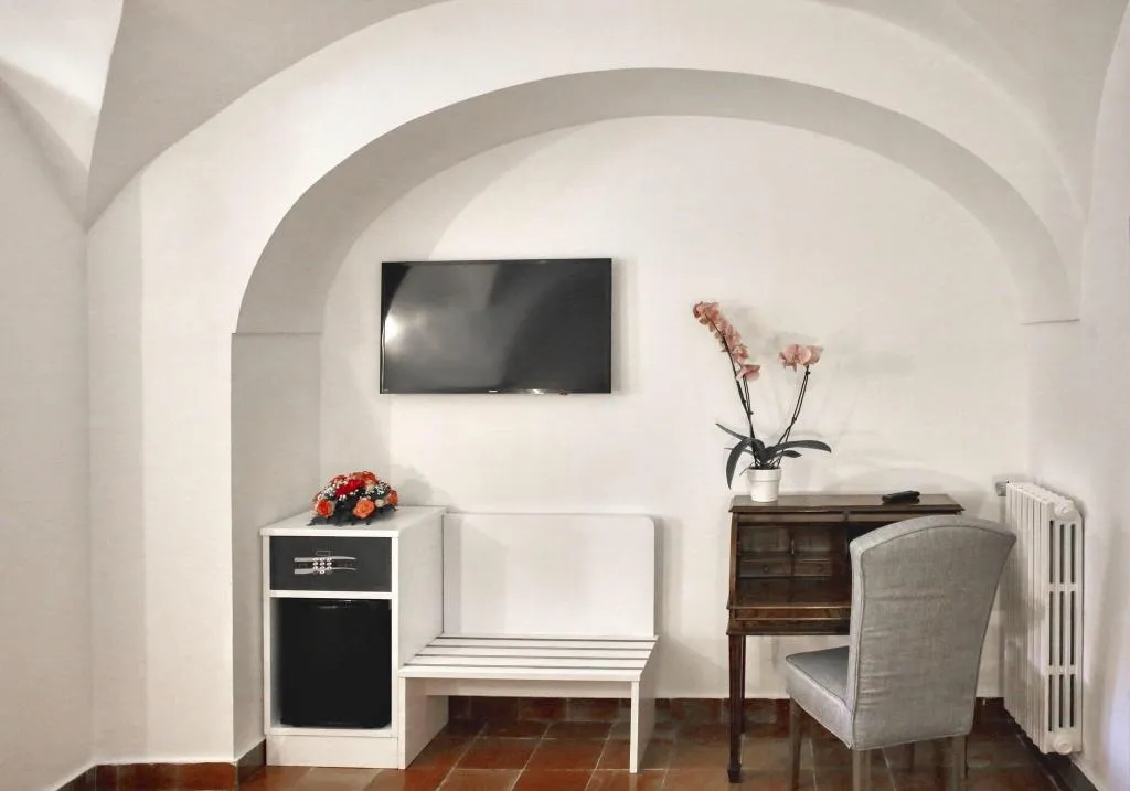DOUBLE PREMIUM KING BED Room, Hotel Palazzo Confalone, Naples