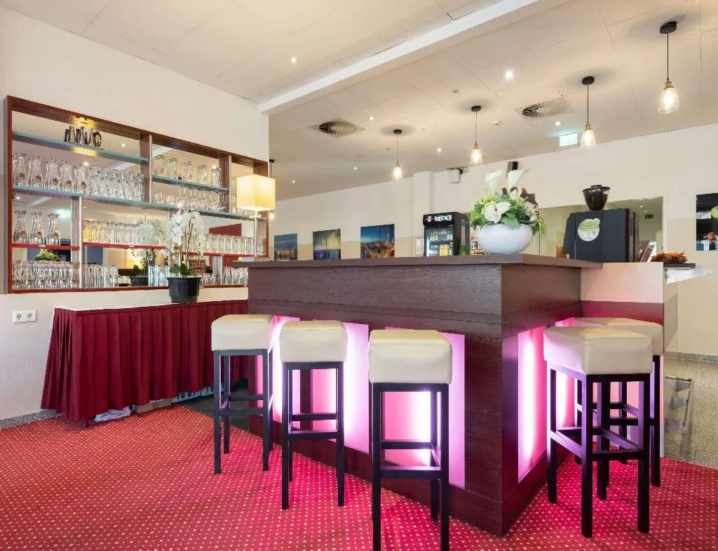 Bar, Premier Inn Berlin City Süd, Berlin