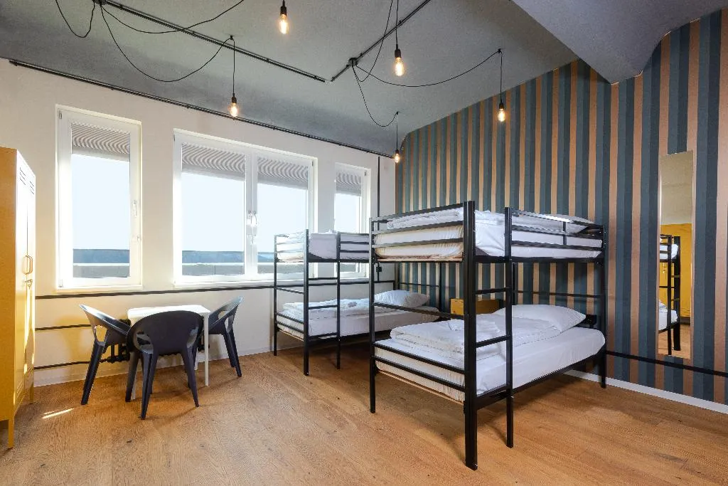 QUADRUPLE CAPACITY 4 ONE BEDROOM Room, Coffee Inn Hostel Berlin, Berlin
