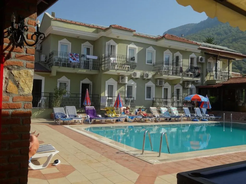 Pool, Grand Taner, Dalaman