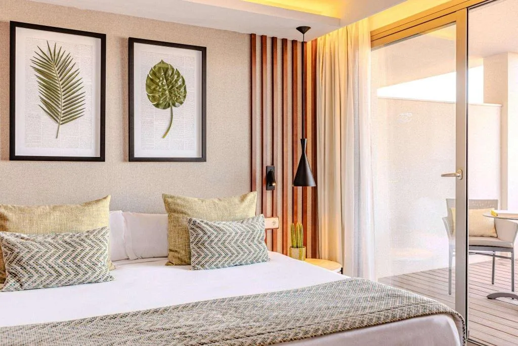 Room, Zafiro Palace Palmanova, Majorca