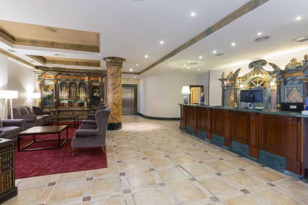 Lobby, Dorma Reina Isabel, Madrid