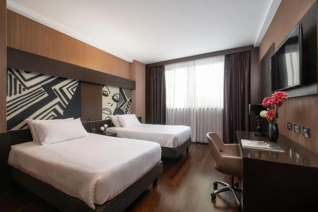 TWIN CLASSIC Room, Crowne Plaza Milan City, Milan