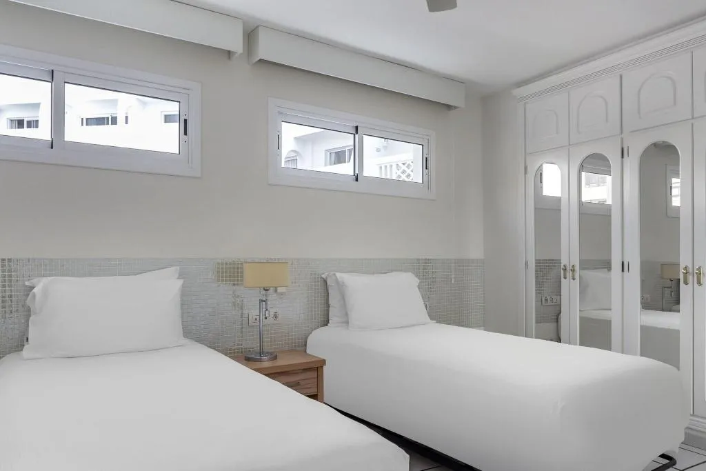 APARTMENT THREE BEDROOMS Room, Santa Barbara Golf & Ocean Golf Club, Tenerife