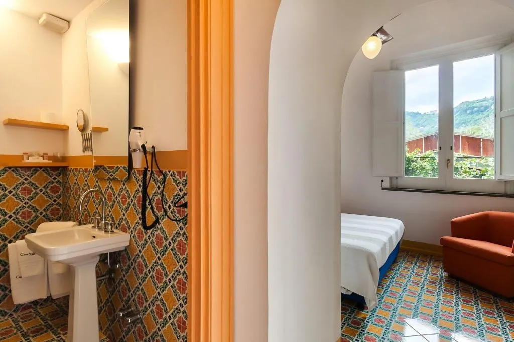 Room, Casa Astarita, Naples