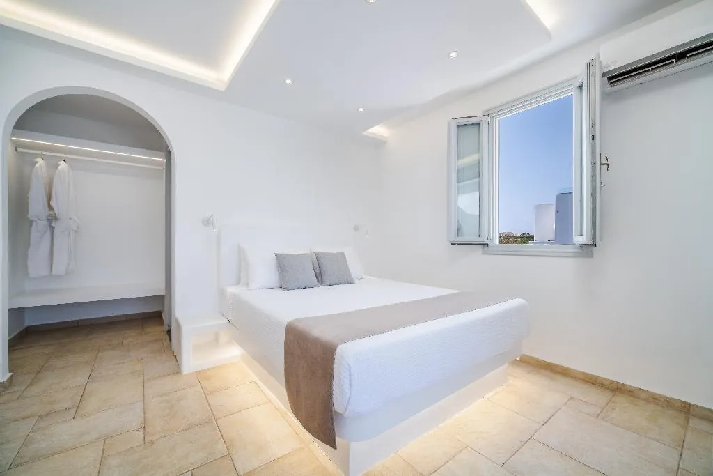 SUITE SUPERIOR Room, Serenita Luxury Suites, Santorini