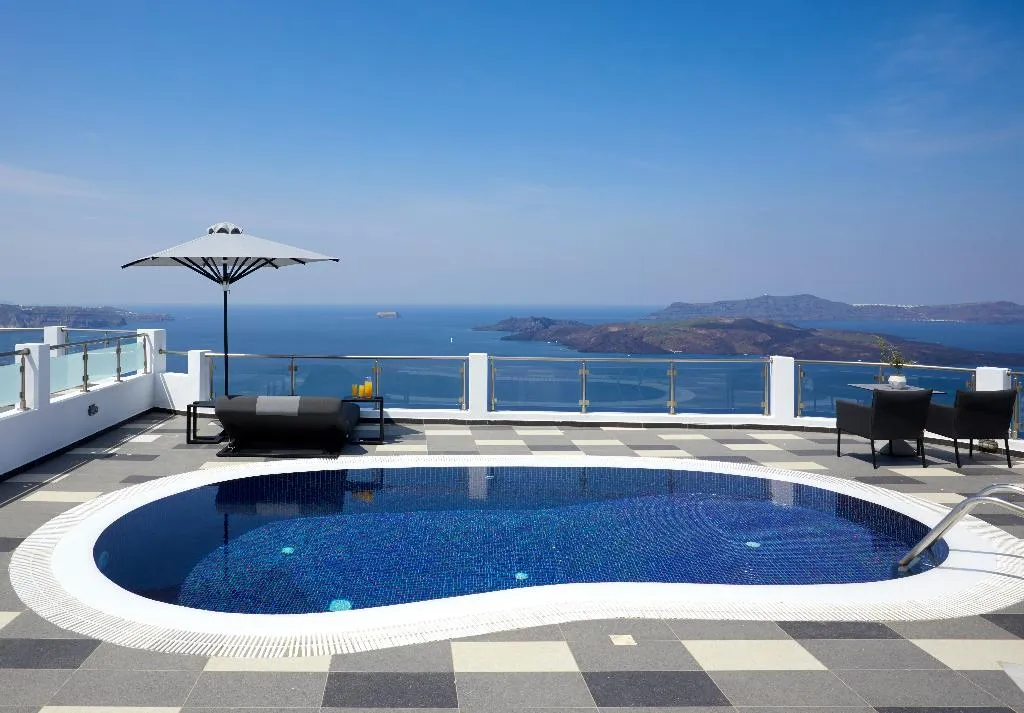 Double or Twin SEA VIEW WITH PRIVATE POOL Room, Petit Palace, Santorini