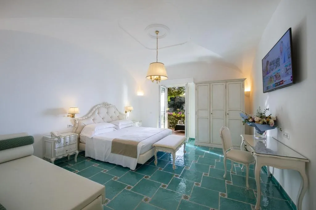 SUITE DELUXE SEA VIEW Room, Hotel Pellegrino, Naples