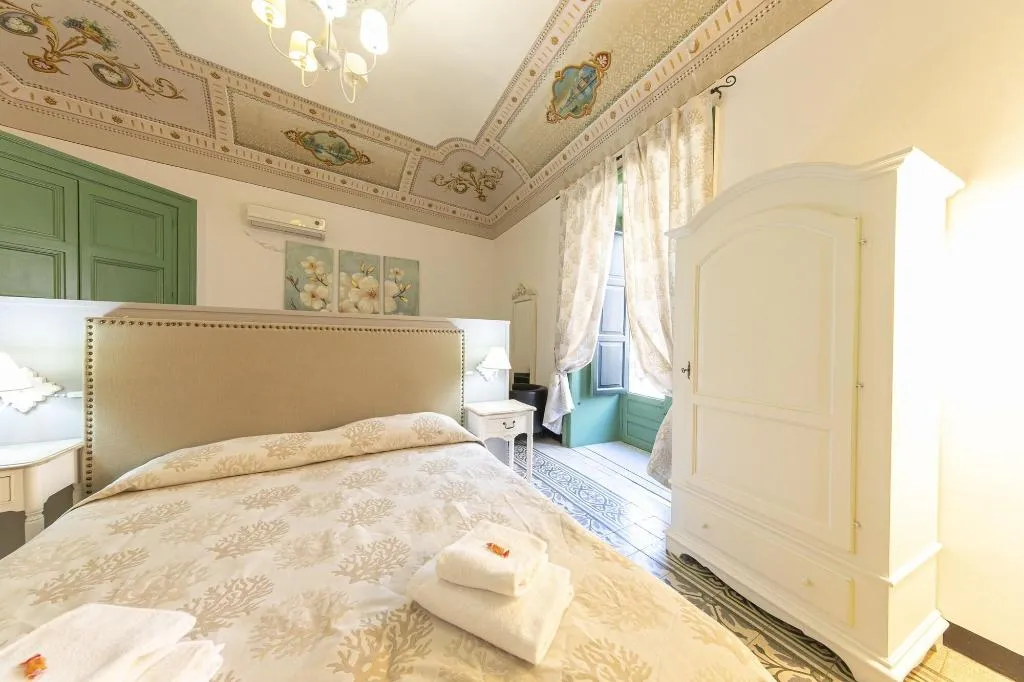Room, Palazzo Villelmi, Palermo