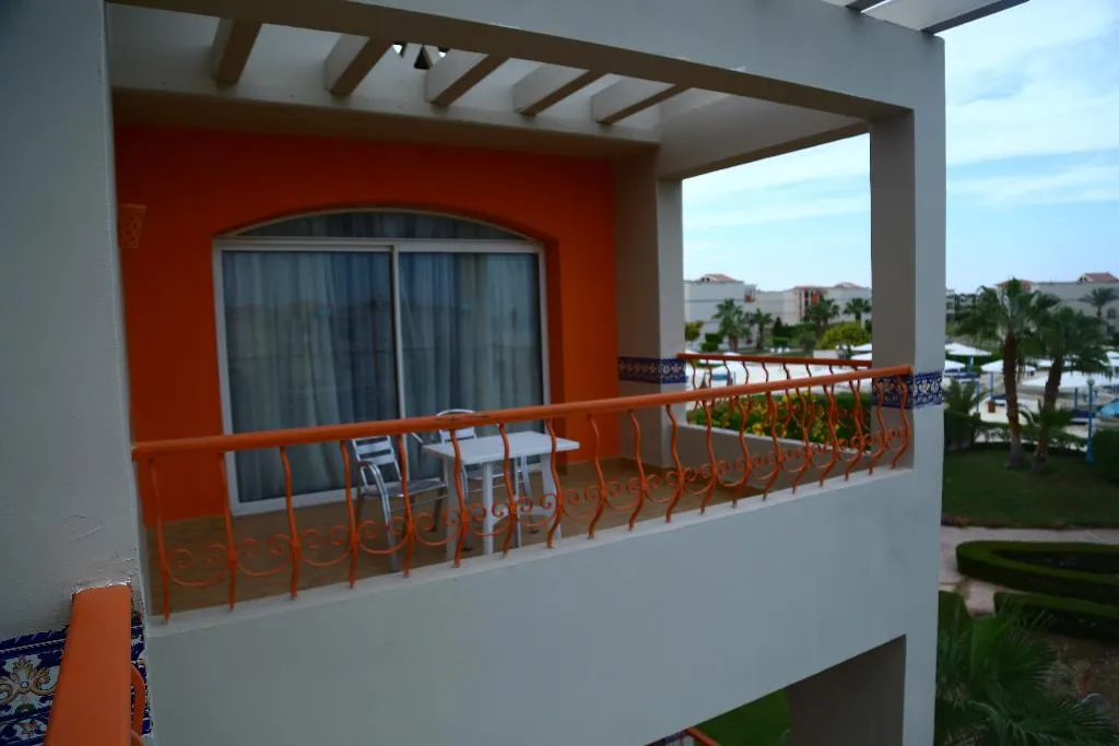 DOUBLE POOL VIEW Room, Royal Pharaoh Resort & Aqua Park, Red Sea Riviera