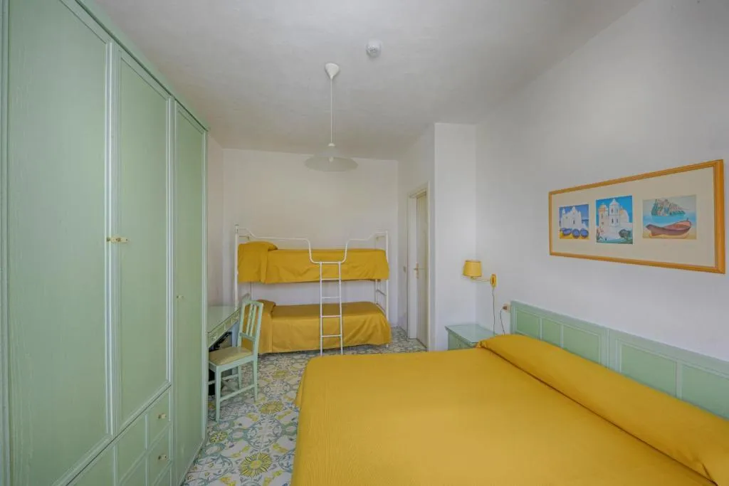 QUADRUPLE STANDARD Room, Parco Cartaromana, Naples