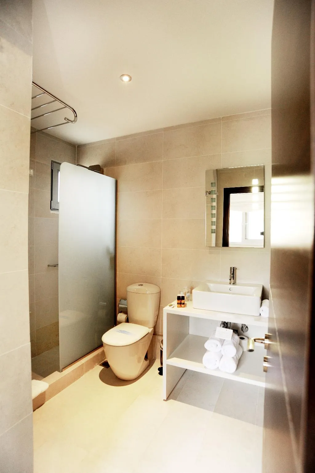 TRIPLE MOUNTAIN VIEW Room, Sikyon Hotel, Athens