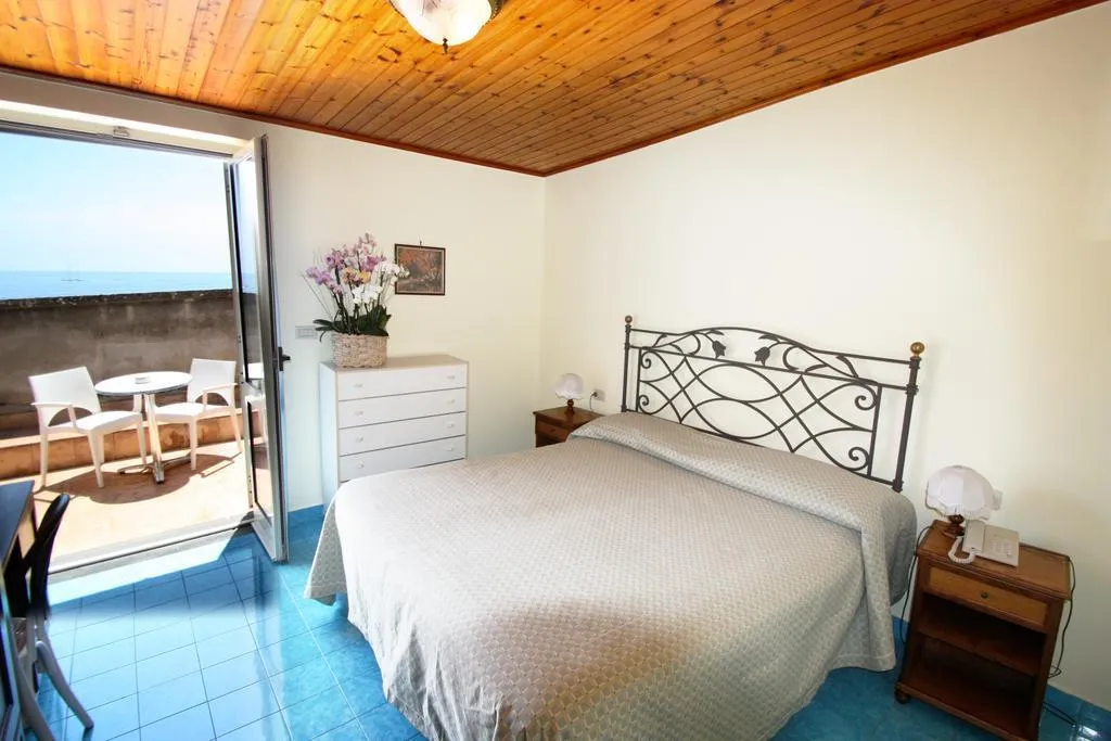 Room, La Certosa Hotel, Naples