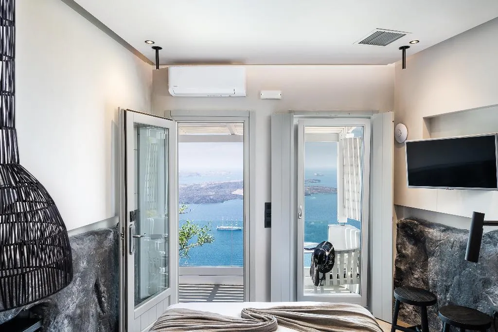 Double or Twin SUPERIOR SEA VIEW Room, On The Rocks Hotel, Santorini