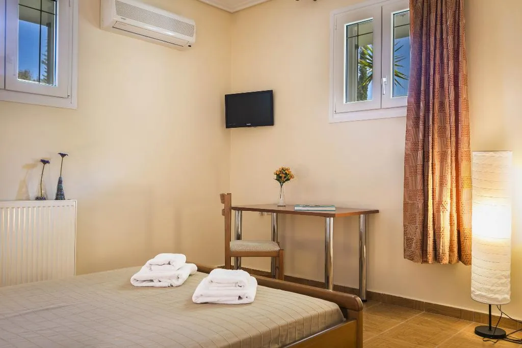 APARTMENT CAPACITY 4 Room, Evi's Garden, Kefallinia