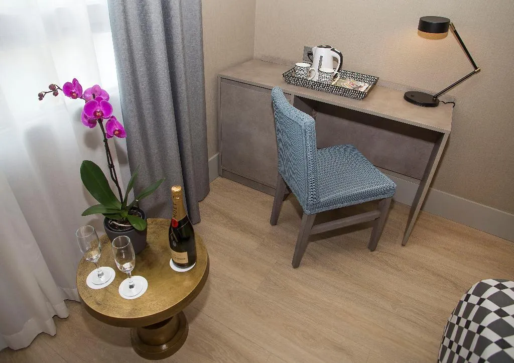 DOUBLE PREMIUM Room, America Sevilla, Seville