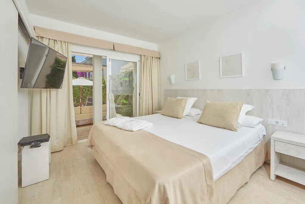 Room, Prinsotel la Caleta Apts., Menorca