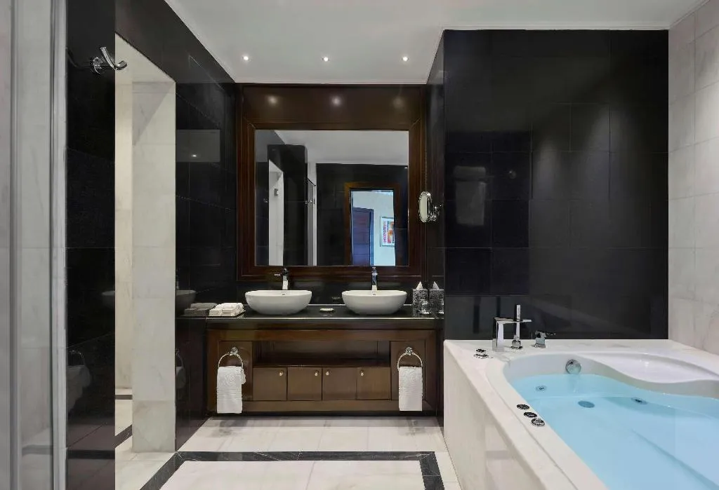 SUITE EXECUTIVE Room, Kempinski Palace Cairo, Cairo