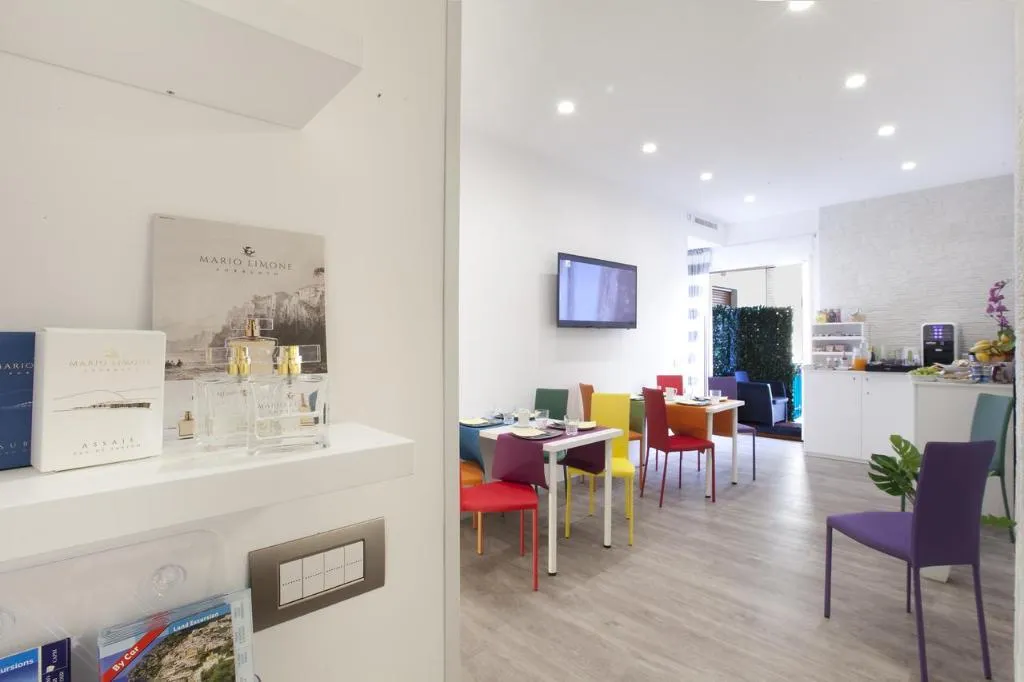 Lobby, Vhome, Naples