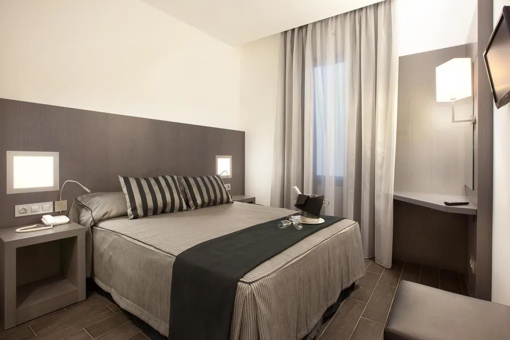 Double or Twin STANDARD Room, Dalia Ramblas hotel, Barcelona