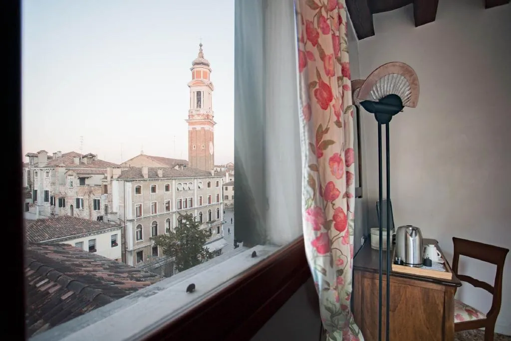 FAMILY ROOM STANDARD Room, Locanda Ai Santi Apostoli, Venice