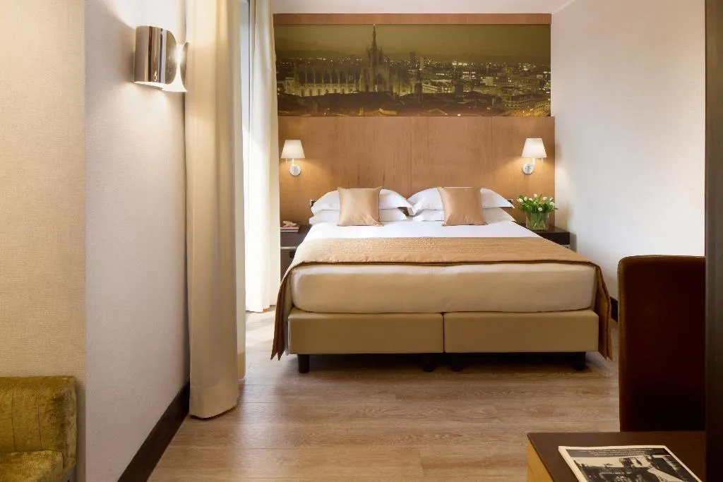 DOUBLE DELUXE WITH VIEWS Room, Starhotels Ritz, Milan