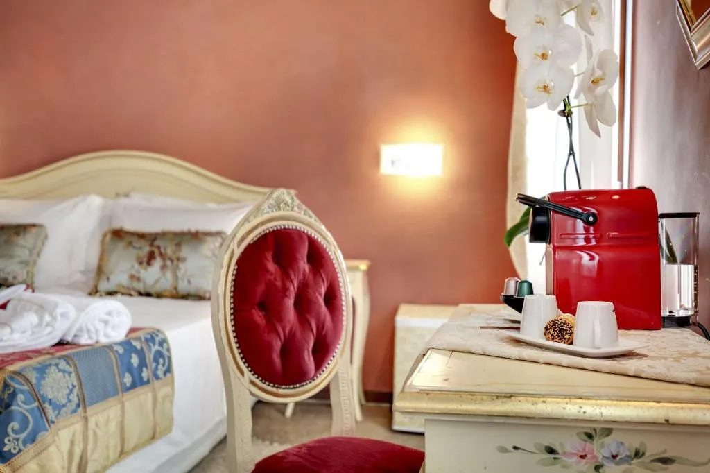 Room, Ca' Riza, Venice