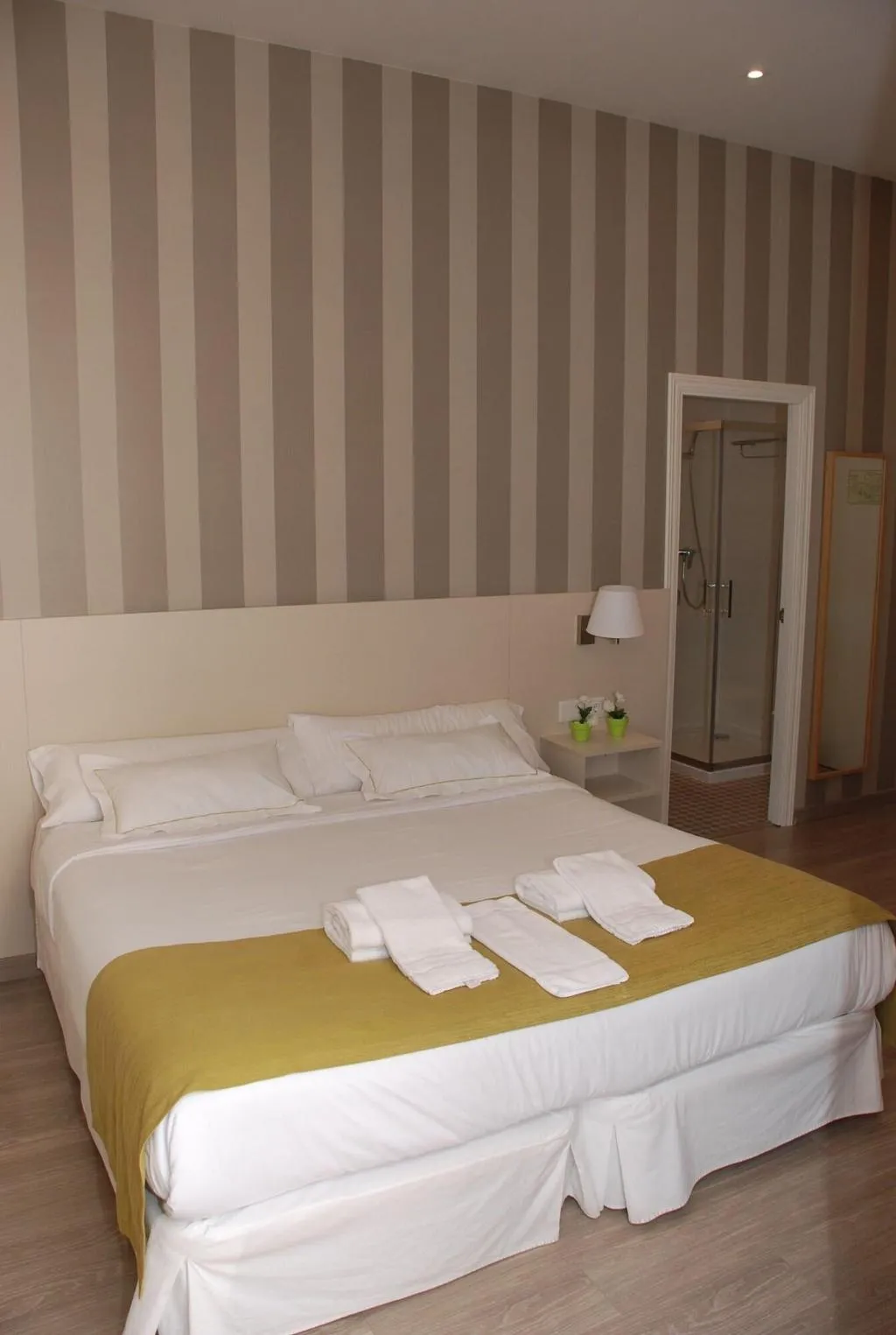 DOUBLE CLASSIC CITY VIEW Room, San Lorenzo Boutique Hotel, Valencia