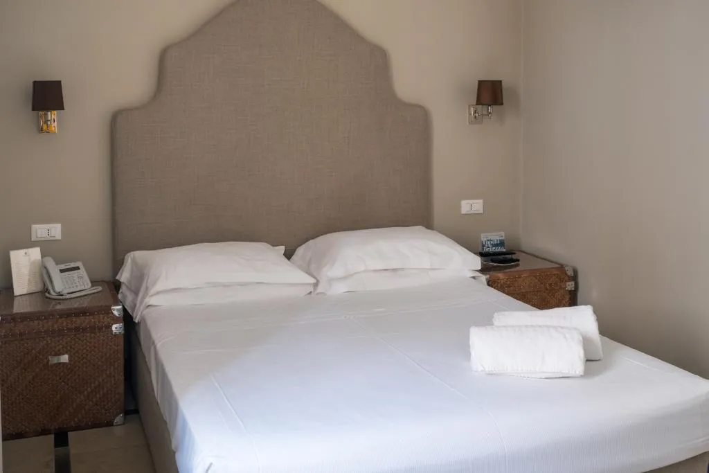 JUNIOR SUITE TWO BEDROOMS ONE BATHROOM Room, La Dépendance Hotel, Catania