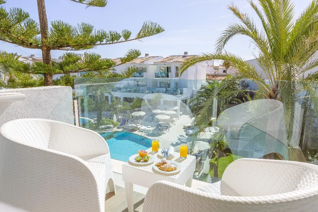 JUNIOR SUITE POOL VIEW Room, MarSenses Puerto Pollensa Hotel and Spa, Majorca