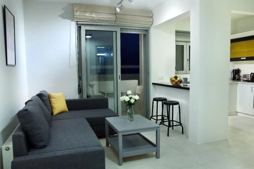 Room, Vivian Art Apartments, Crete