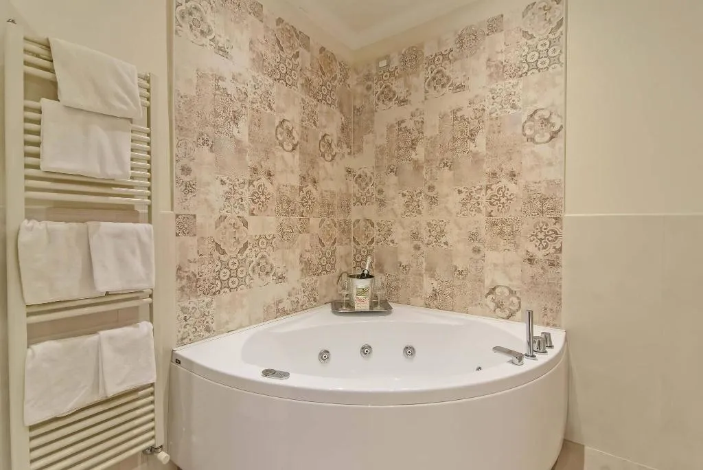QUADRUPLE STANDARD Room, Porta Faenza, Florence