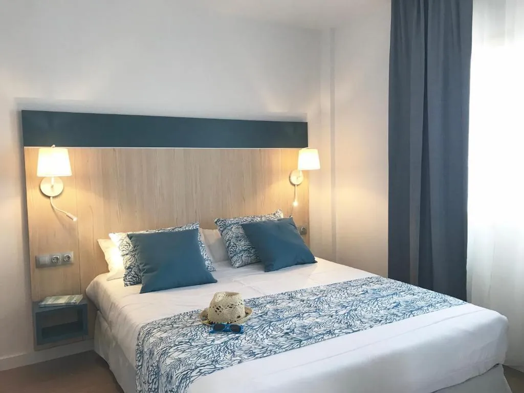 QUADRUPLE STANDARD Room, Hotel Salou Beach Rentalmar, Costa Dorada