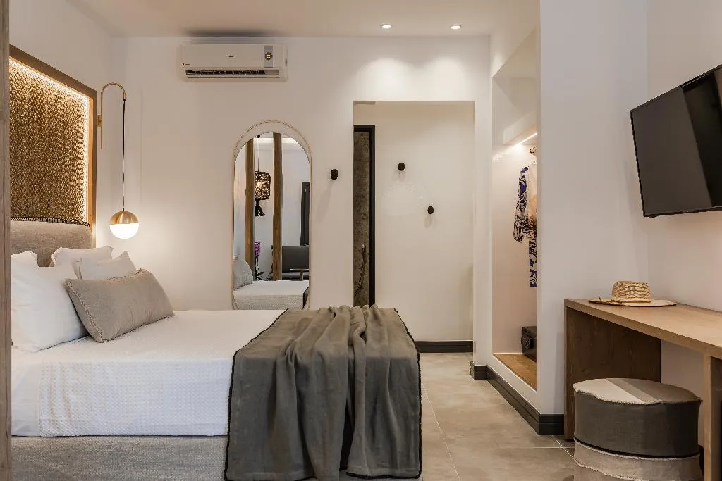 JUNIOR SUITE LUXURY Room, Vineyard Exclusive Suites, Santorini